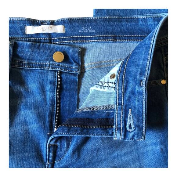 Fidelity Sola NWT Mid Rise Raw Edge Step Hem Ankle Jeans, Perfidia Wash, 28 - Picture 8 of 14